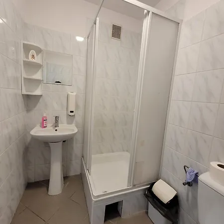 Hostel Szkolne Sezonowe Nr 3 *