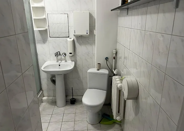 Hostel Szkolne Schronisko Mlodziezowe Sezonowe Nr 3 *
